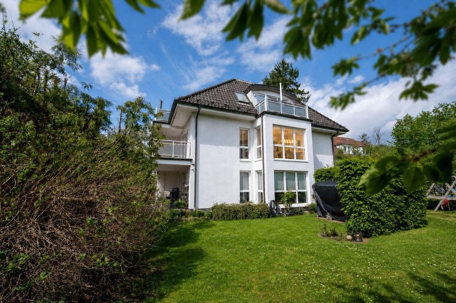 Prodej bytu 3+1 87 m², Reiherallee 52, Berlin, Berlín Prodej bytu 3+1 87 m², Reiherallee 52, Berlin, Berlín
