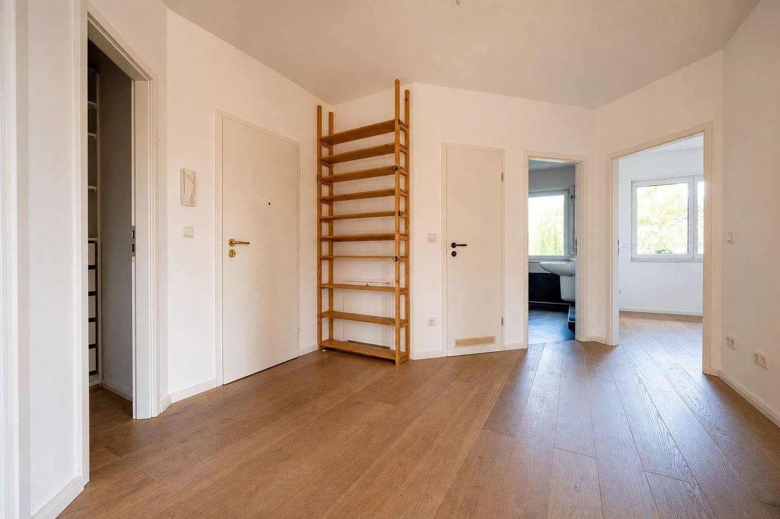 Prodej bytu 3+1 87 m², Reiherallee 52, Berlin, Berlín Prodej bytu 3+1 87 m², Reiherallee 52, Berlin, Berlín