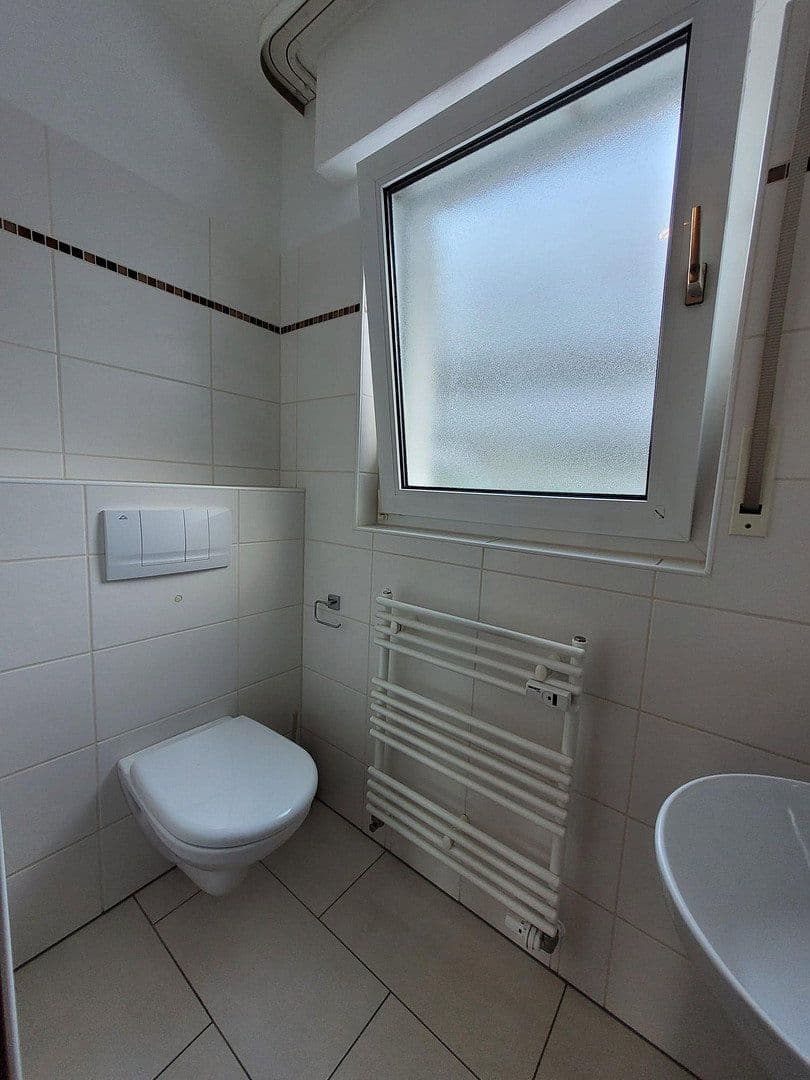 Pronájem bytu 3+1 94 m², Unterm Hagen 25, Hagen Hohenlimburg, Severní Porýní-Vestfálsko Pronájem bytu 3+1 94 m², Unterm Hagen 25, Hagen Hohenlimburg, Severní Porýní-Vestfálsko