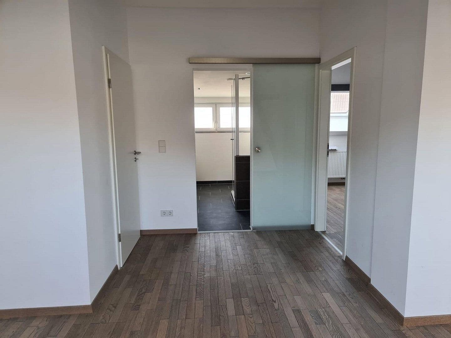 Pronájem bytu 3+kk 96 m², Werastraße 135, Stuttgart, Bádensko-Württembersko Pronájem bytu 3+kk 96 m², Werastraße 135, Stuttgart, Bádensko-Württembersko
