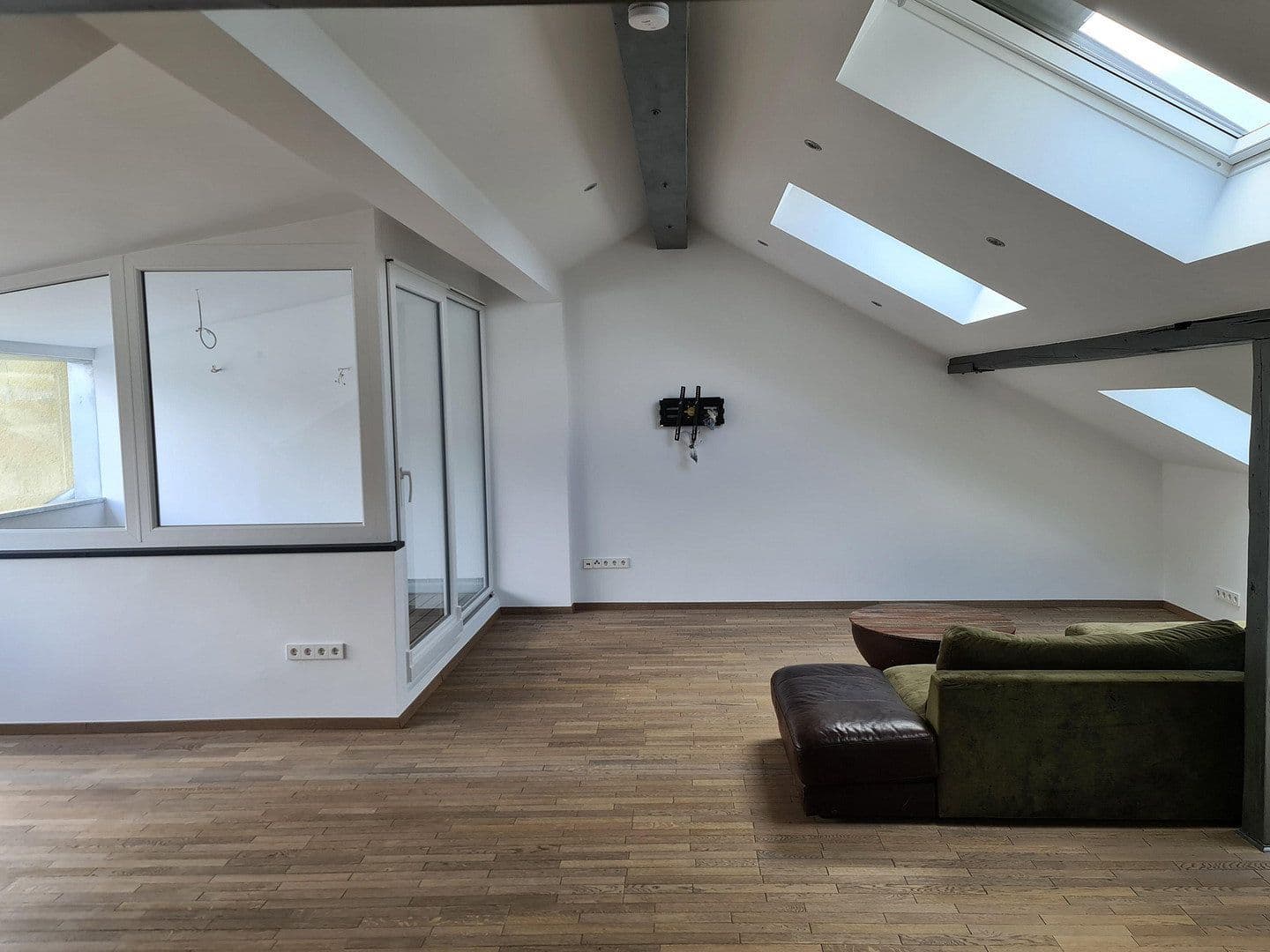 Pronájem bytu 3+kk 96 m², Werastraße 135, Stuttgart, Bádensko-Württembersko Pronájem bytu 3+kk 96 m², Werastraße 135, Stuttgart, Bádensko-Württembersko