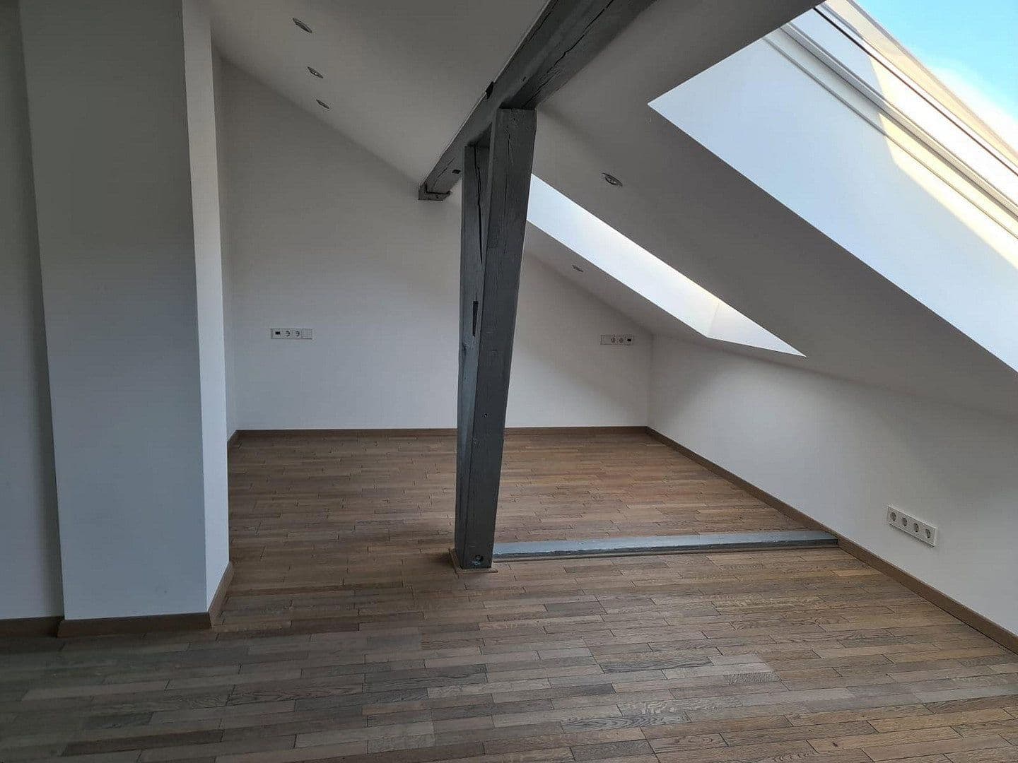 Pronájem bytu 3+kk 96 m², Werastraße 135, Stuttgart, Bádensko-Württembersko Pronájem bytu 3+kk 96 m², Werastraße 135, Stuttgart, Bádensko-Württembersko