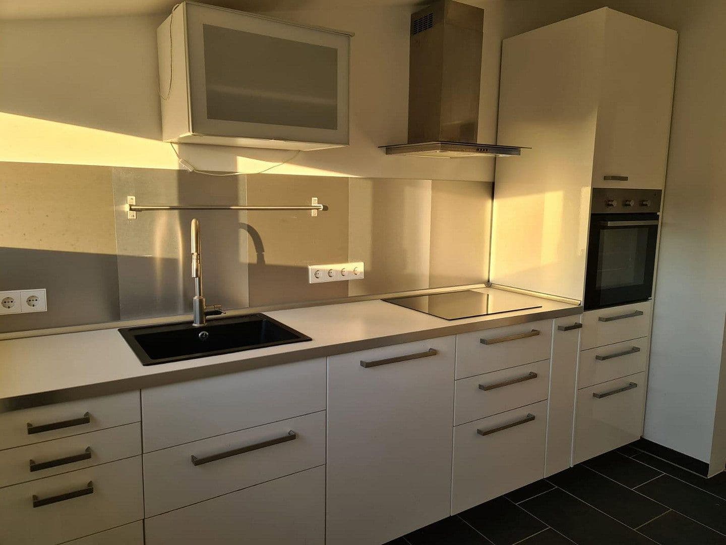 Pronájem bytu 3+kk 96 m², Werastraße 135, Stuttgart, Bádensko-Württembersko Pronájem bytu 3+kk 96 m², Werastraße 135, Stuttgart, Bádensko-Württembersko