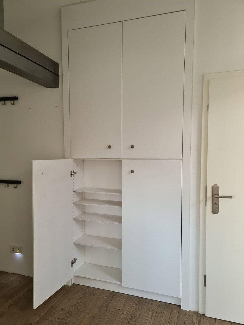Pronájem bytu 3+kk 96 m², Werastraße 135, Stuttgart, Bádensko-Württembersko Pronájem bytu 3+kk 96 m², Werastraße 135, Stuttgart, Bádensko-Württembersko