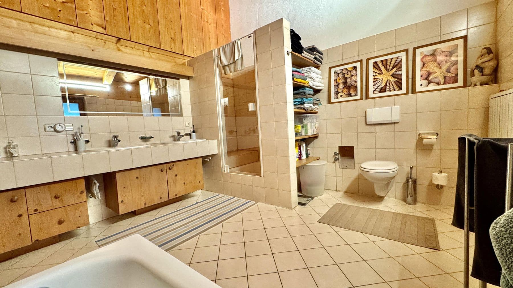 Prodej domu 170 m², pozemek 1.862 m², Grosskarolinenfeld, Bavorsko Prodej domu 170 m², pozemek 1.862 m², Grosskarolinenfeld, Bavorsko
