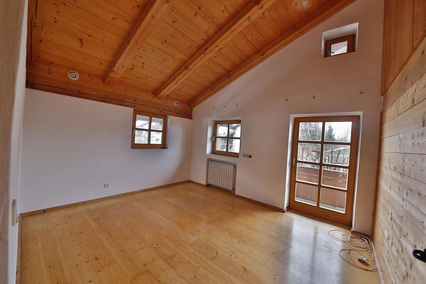Prodej domu 170 m², pozemek 1.862 m², Grosskarolinenfeld, Bavorsko Prodej domu 170 m², pozemek 1.862 m², Grosskarolinenfeld, Bavorsko