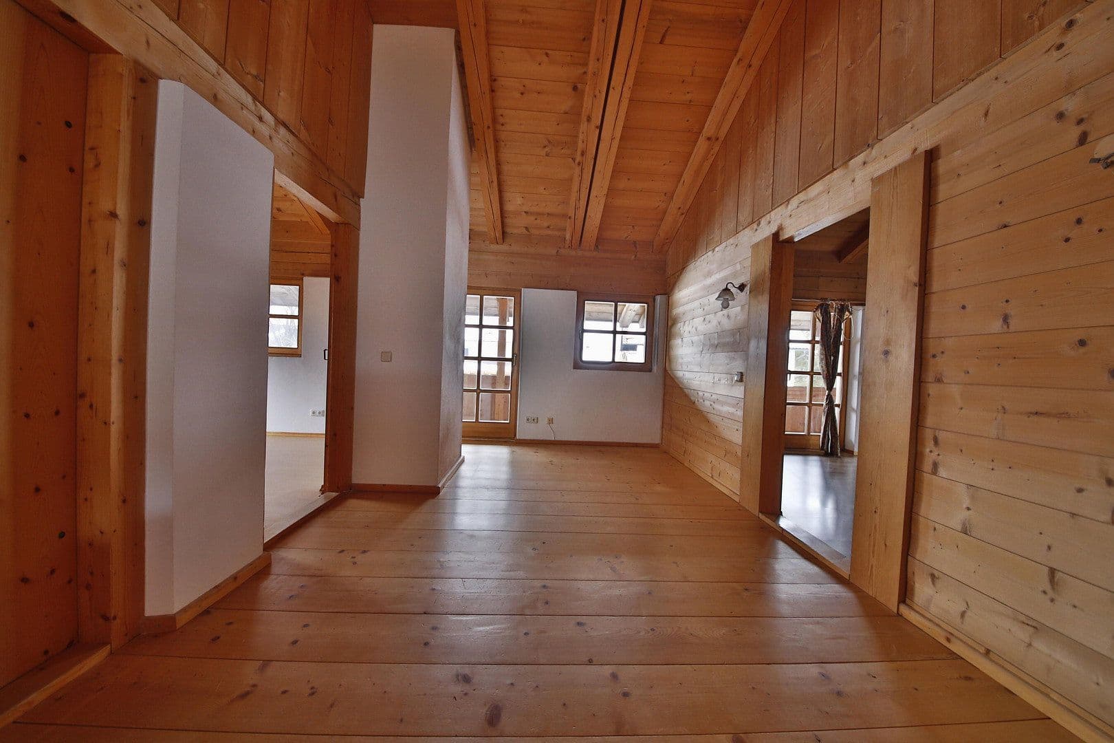 Prodej domu 170 m², pozemek 1.862 m², Grosskarolinenfeld, Bavorsko Prodej domu 170 m², pozemek 1.862 m², Grosskarolinenfeld, Bavorsko