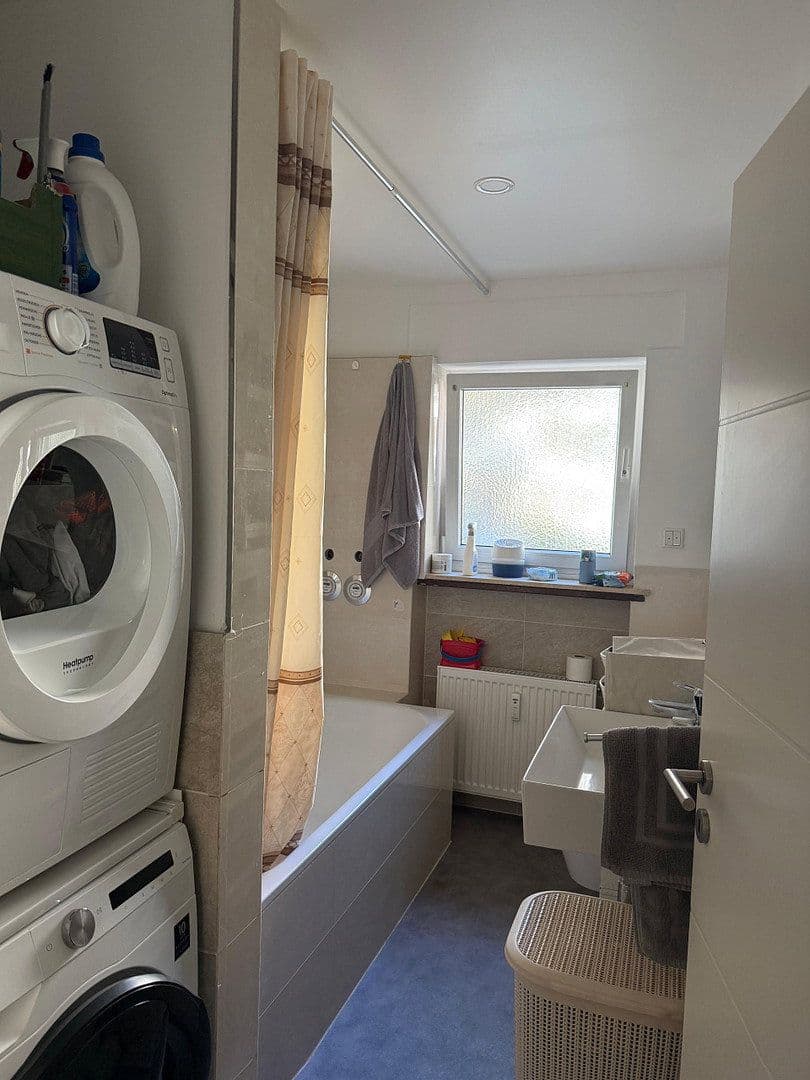 Pronájem bytu 3+1 95 m², Neu-Isenburg, Hessen Pronájem bytu 3+1 95 m², Neu-Isenburg, Hessen