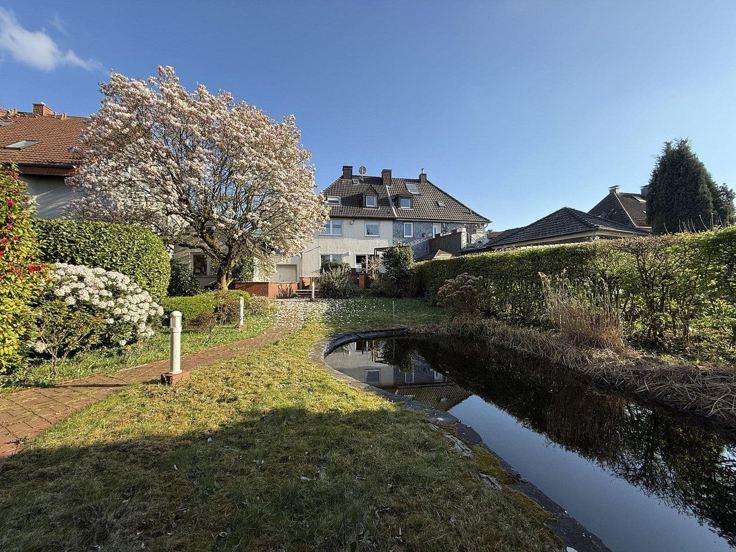 Prodej domu 143 m², pozemek 657 m², Aktienstr. 293, Mülheim an der Ruhr, Severní Porýní-Vestfálsko Prodej domu 143 m², pozemek 657 m², Aktienstr. 293, Mülheim an der Ruhr, Severní Porýní-Vestfálsko