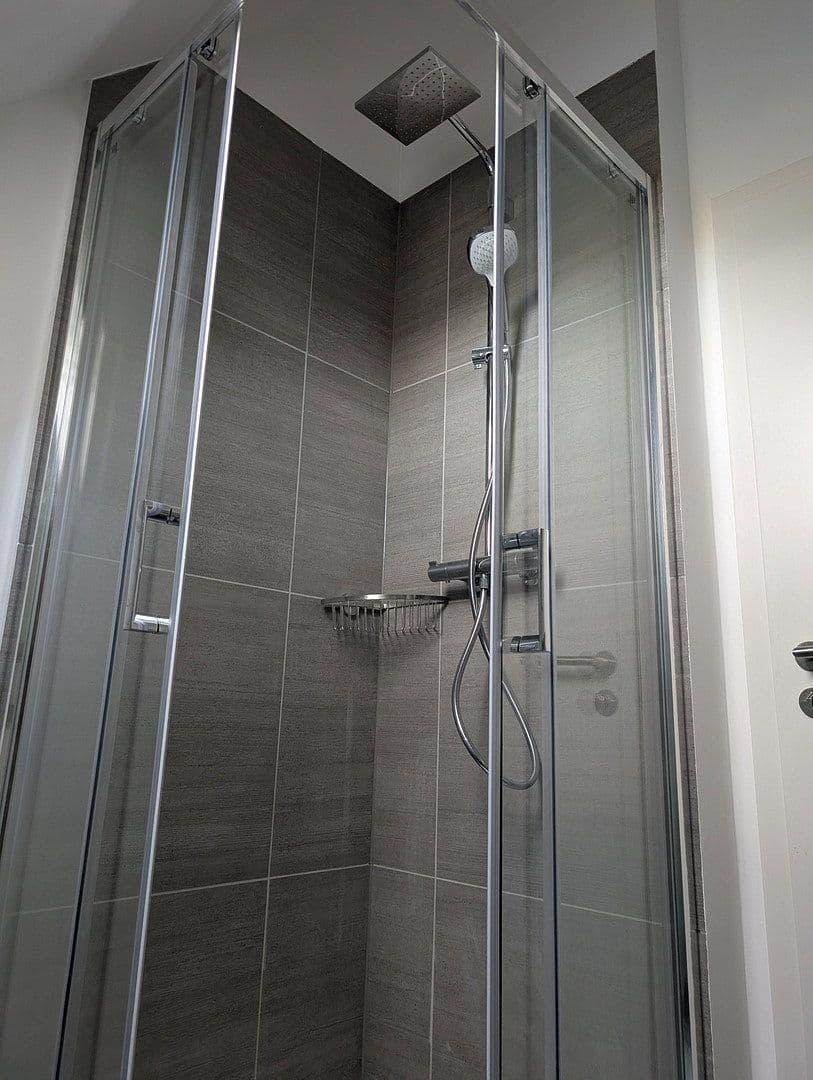 Pronájem bytu 4+1 105 m², Luxemburger Str.259, Köln, Severní Porýní-Vestfálsko Pronájem bytu 4+1 105 m², Luxemburger Str.259, Köln, Severní Porýní-Vestfálsko