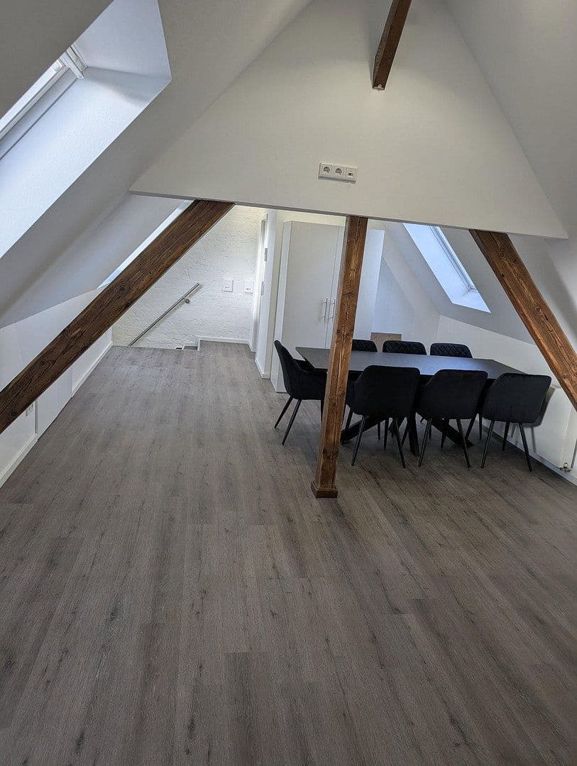 Pronájem bytu 4+1 105 m², Luxemburger Str.259, Köln, Severní Porýní-Vestfálsko Pronájem bytu 4+1 105 m², Luxemburger Str.259, Köln, Severní Porýní-Vestfálsko