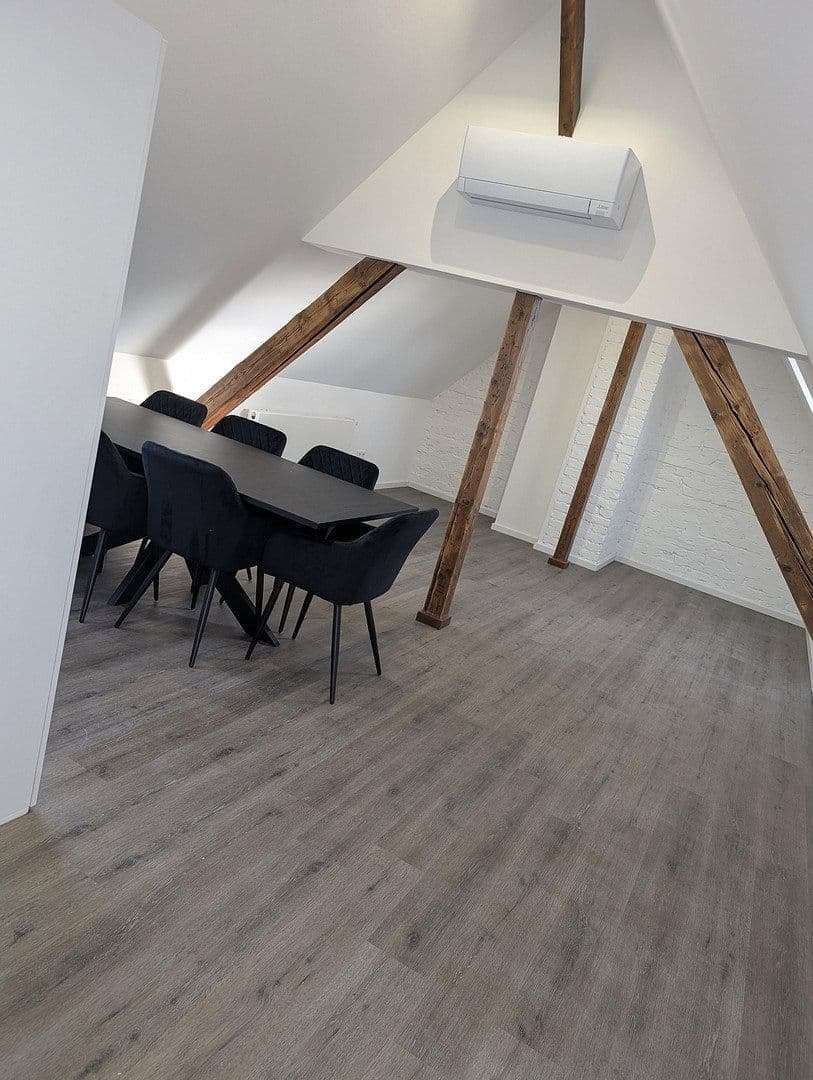 Pronájem bytu 4+1 105 m², Luxemburger Str.259, Köln, Severní Porýní-Vestfálsko Pronájem bytu 4+1 105 m², Luxemburger Str.259, Köln, Severní Porýní-Vestfálsko
