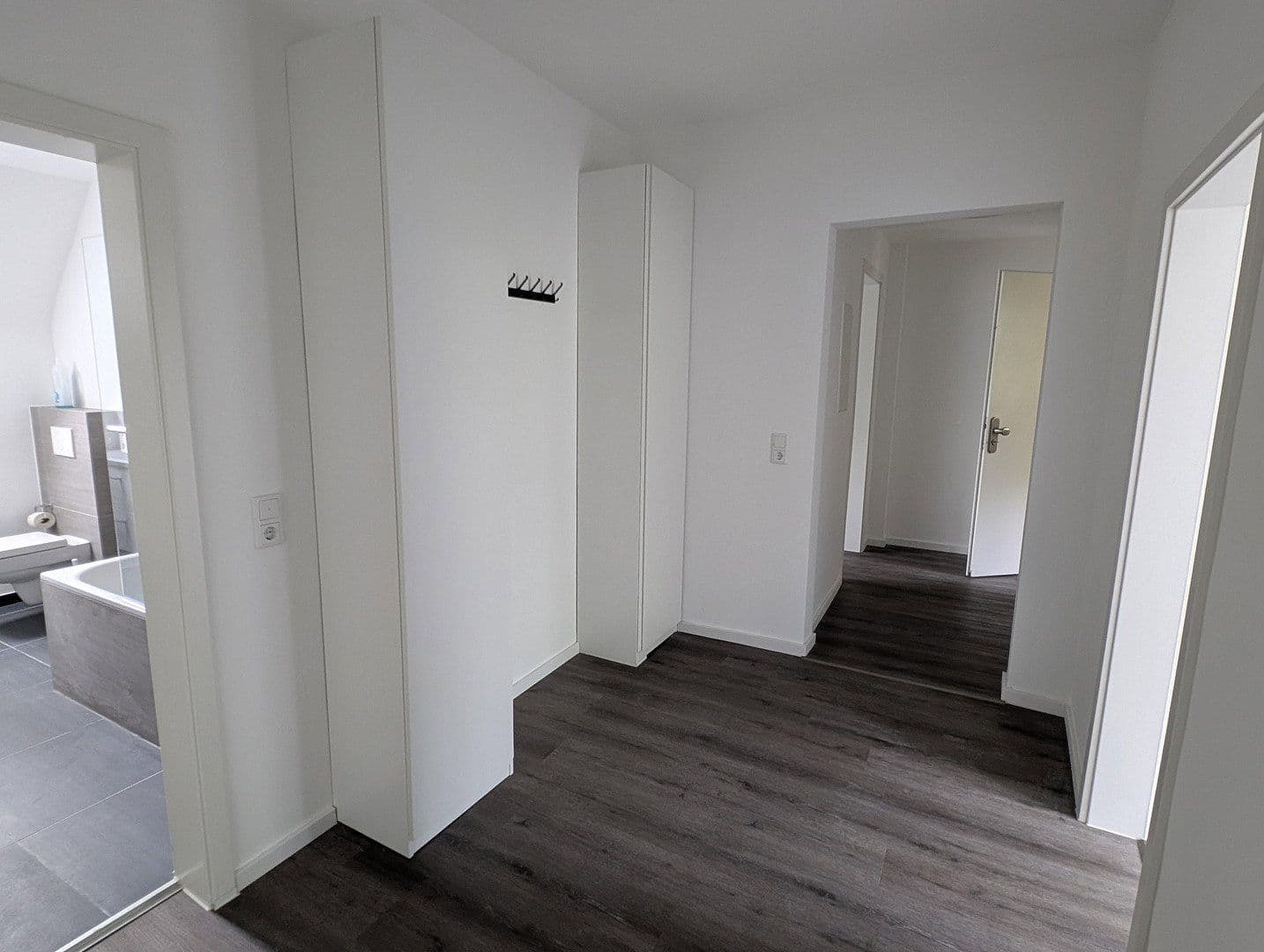 Pronájem bytu 4+1 105 m², Luxemburger Str.259, Köln, Severní Porýní-Vestfálsko Pronájem bytu 4+1 105 m², Luxemburger Str.259, Köln, Severní Porýní-Vestfálsko