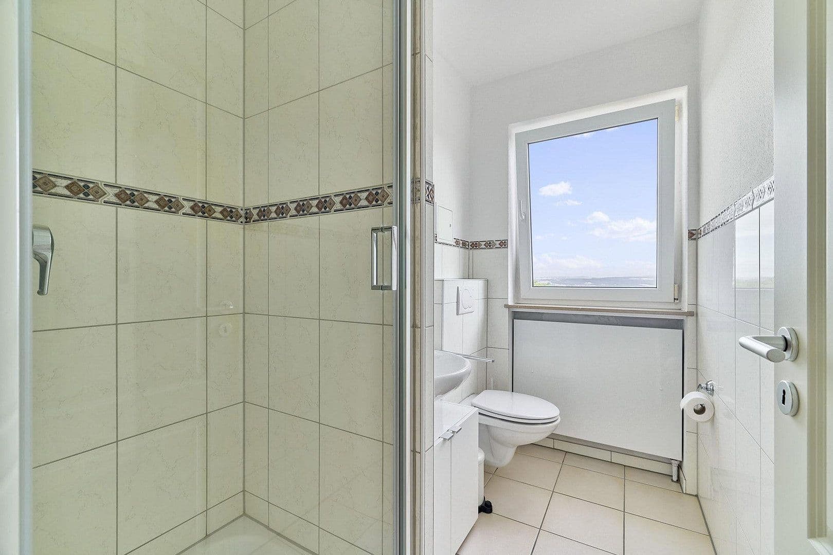 Pronájem bytu 4+1 107 m², Berliner Str. 40, Landstuhl, Porýní-Falc Pronájem bytu 4+1 107 m², Berliner Str. 40, Landstuhl, Porýní-Falc