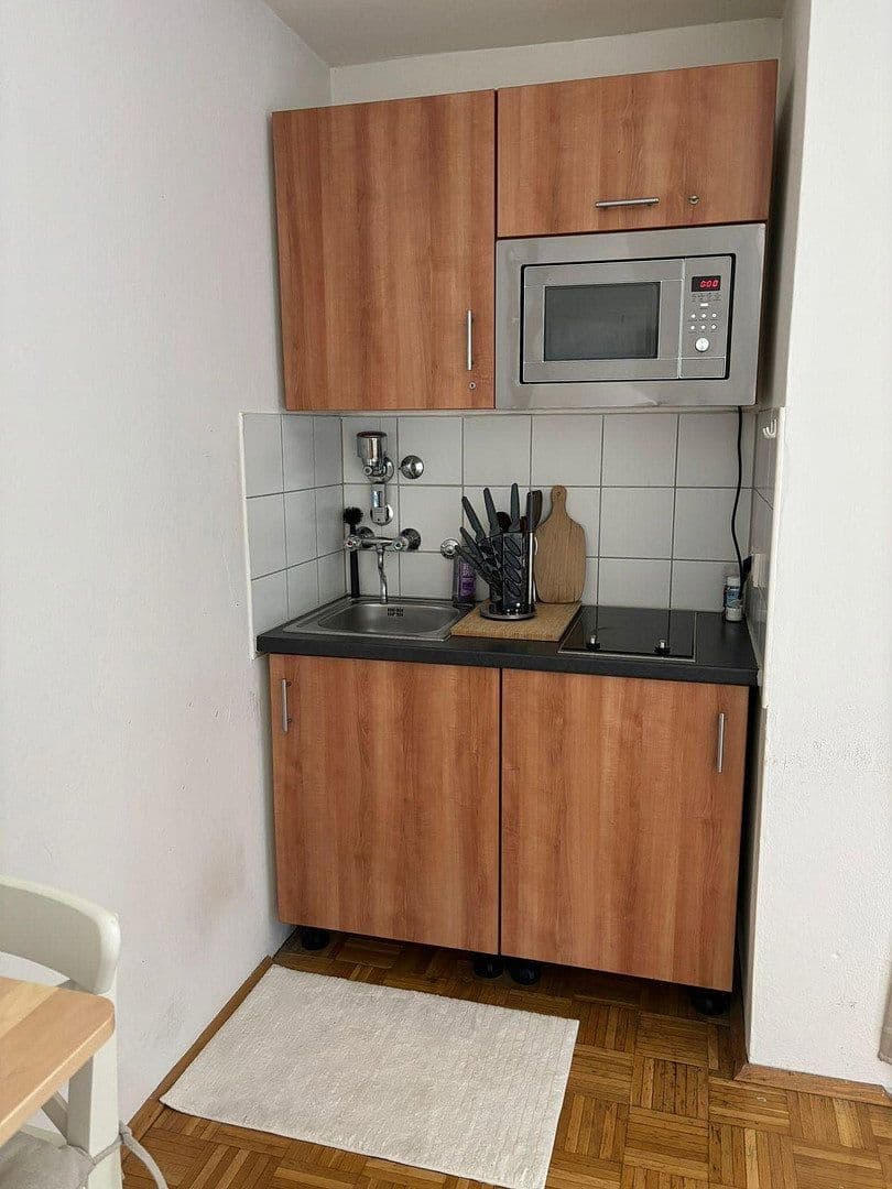 Pronájem bytu 1+1 30 m², Augustenstraße 73, München-Maxvorstadt, Bavorsko Pronájem bytu 1+1 30 m², Augustenstraße 73, München-Maxvorstadt, Bavorsko