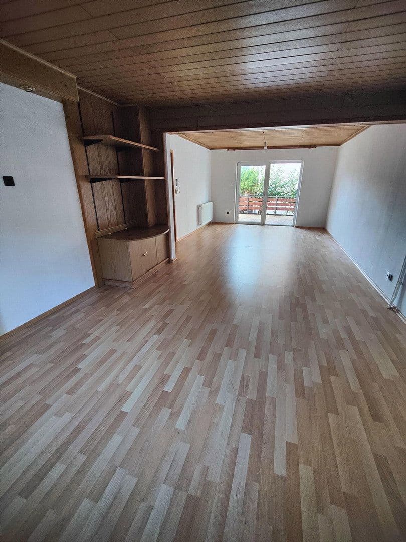 Prodej domu 120 m², pozemek 331 m², Budenheim, Porýní-Falc Prodej domu 120 m², pozemek 331 m², Budenheim, Porýní-Falc