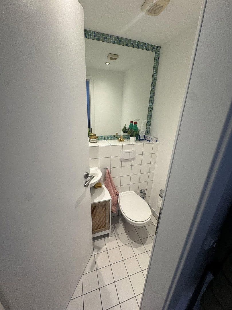 Pronájem bytu 4+1 135 m², Neuss, Severní Porýní-Vestfálsko Pronájem bytu 4+1 135 m², Neuss, Severní Porýní-Vestfálsko