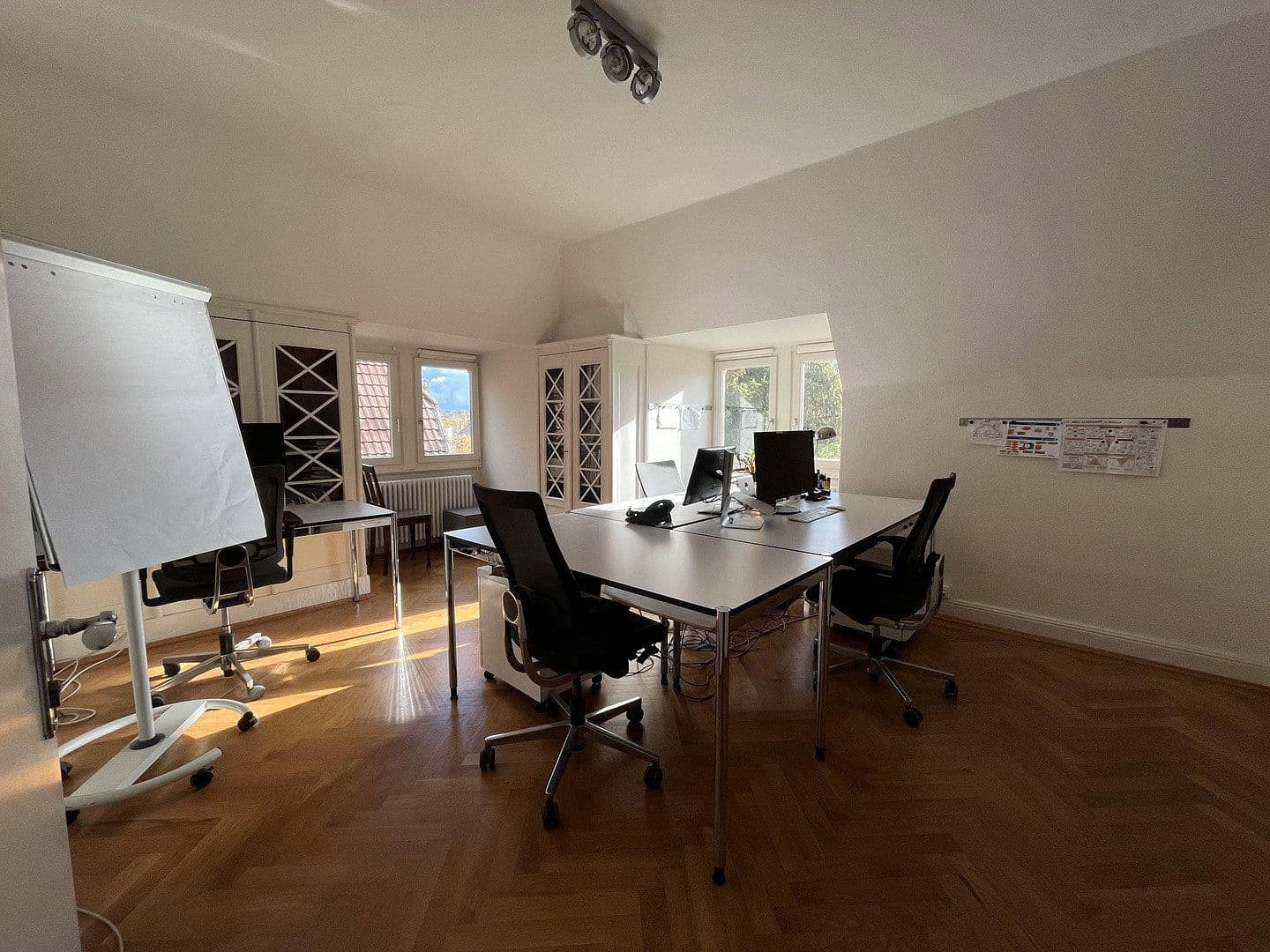 Pronájem kanceláře 20 m², Stuttgart, Bádensko-Württembersko Pronájem kanceláře 20 m², Stuttgart, Bádensko-Württembersko
