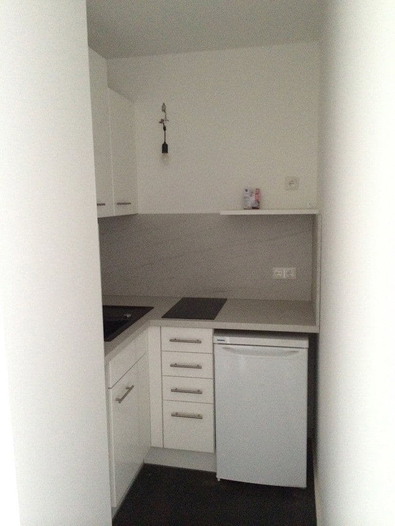 Pronájem bytu 1+1 38 m², Isartalstr 47, München, Bavorsko Pronájem bytu 1+1 38 m², Isartalstr 47, München, Bavorsko