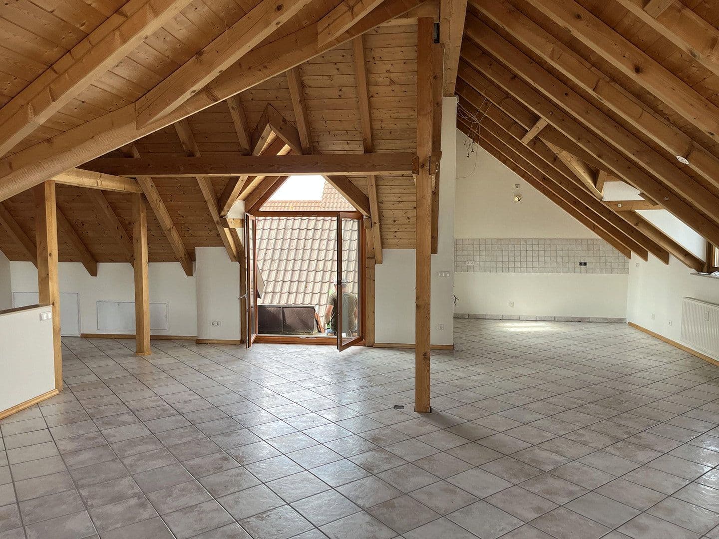 Pronájem bytu 2+1 125 m², Ehrenkirchen, Bádensko-Württembersko Pronájem bytu 2+1 125 m², Ehrenkirchen, Bádensko-Württembersko