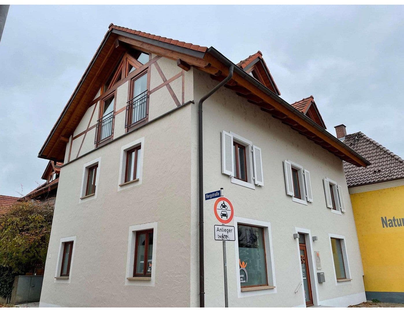 Pronájem bytu 2+1 125 m², Ehrenkirchen, Bádensko-Württembersko Pronájem bytu 2+1 125 m², Ehrenkirchen, Bádensko-Württembersko