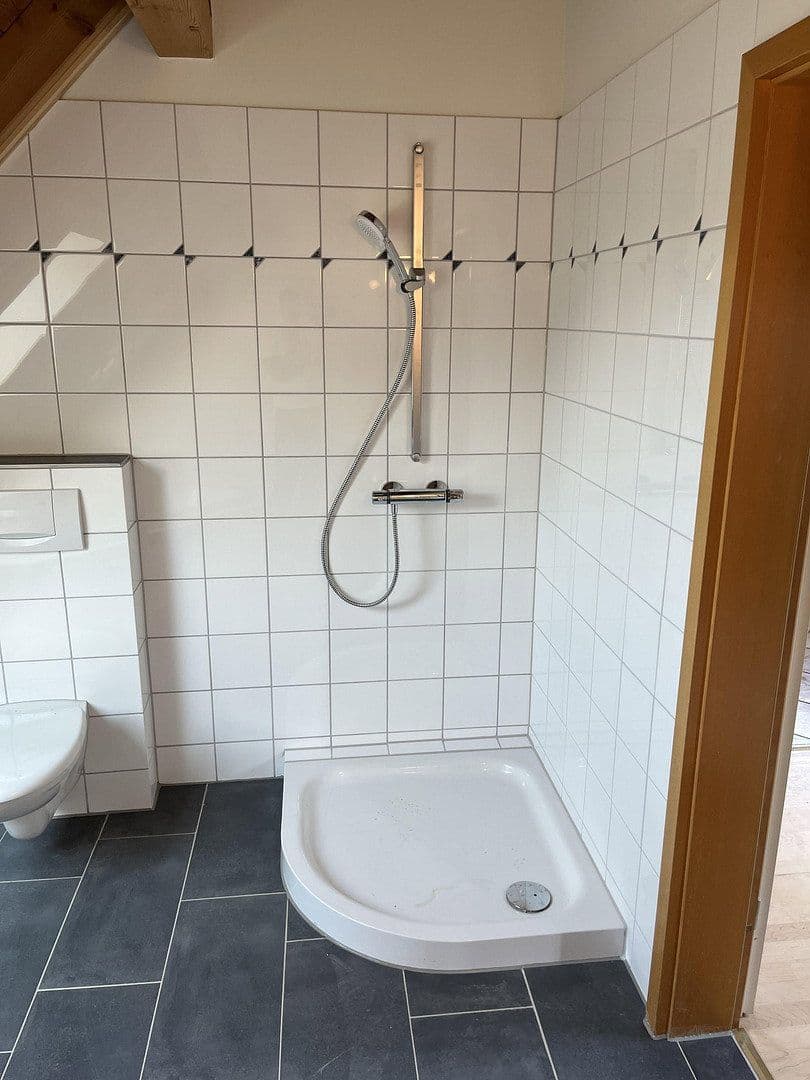 Pronájem bytu 2+1 125 m², Ehrenkirchen, Bádensko-Württembersko Pronájem bytu 2+1 125 m², Ehrenkirchen, Bádensko-Württembersko