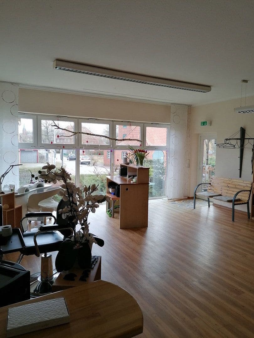 Pronájem nebytového prostoru 60 m², Dorfstraße 12, Henstedt-Ulzburg, Šlesvicko-Holštýnsko Pronájem nebytového prostoru 60 m², Dorfstraße 12, Henstedt-Ulzburg, Šlesvicko-Holštýnsko