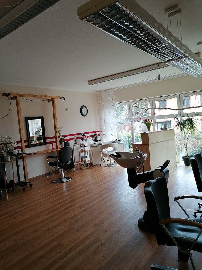 Pronájem nebytového prostoru 60 m², Dorfstraße 12, Henstedt-Ulzburg, Šlesvicko-Holštýnsko Pronájem nebytového prostoru 60 m², Dorfstraße 12, Henstedt-Ulzburg, Šlesvicko-Holštýnsko