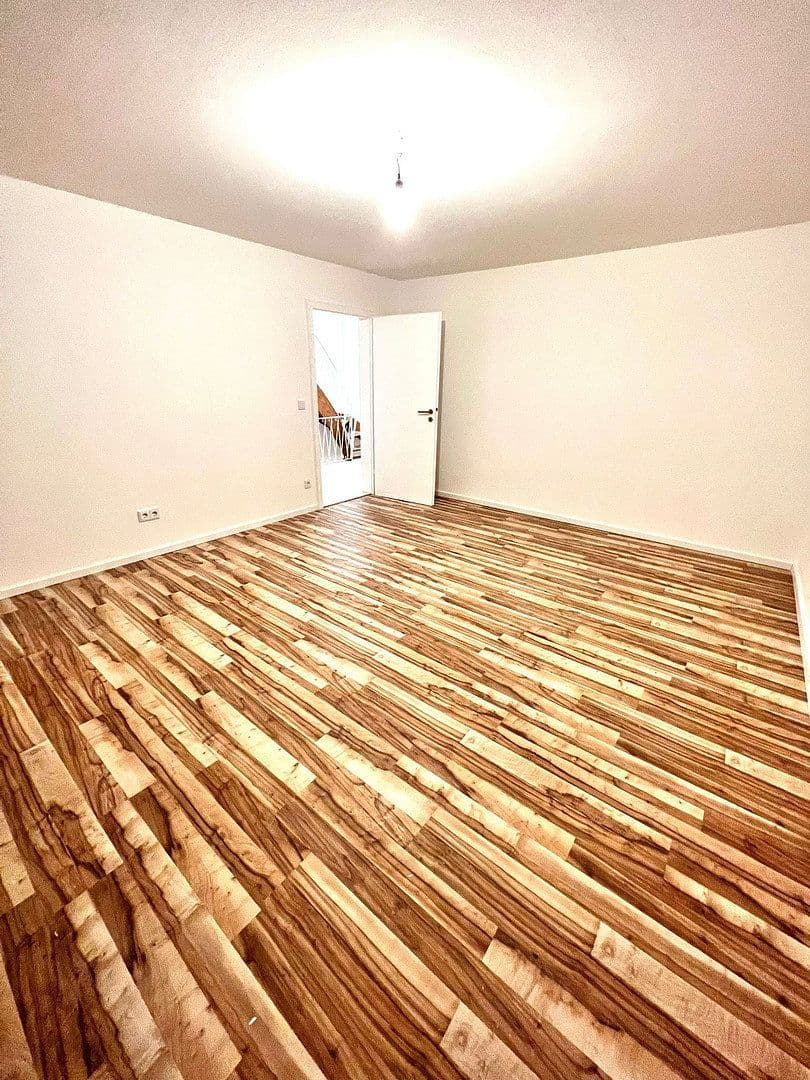 Pronájem domu 190 m², pozemek 330 m², Kaufbeuren, Bavorsko Pronájem domu 190 m², pozemek 330 m², Kaufbeuren, Bavorsko