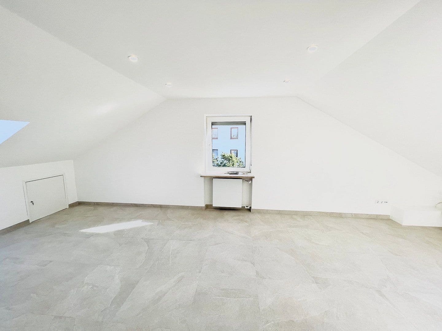 Pronájem domu 190 m², pozemek 330 m², Kaufbeuren, Bavorsko Pronájem domu 190 m², pozemek 330 m², Kaufbeuren, Bavorsko