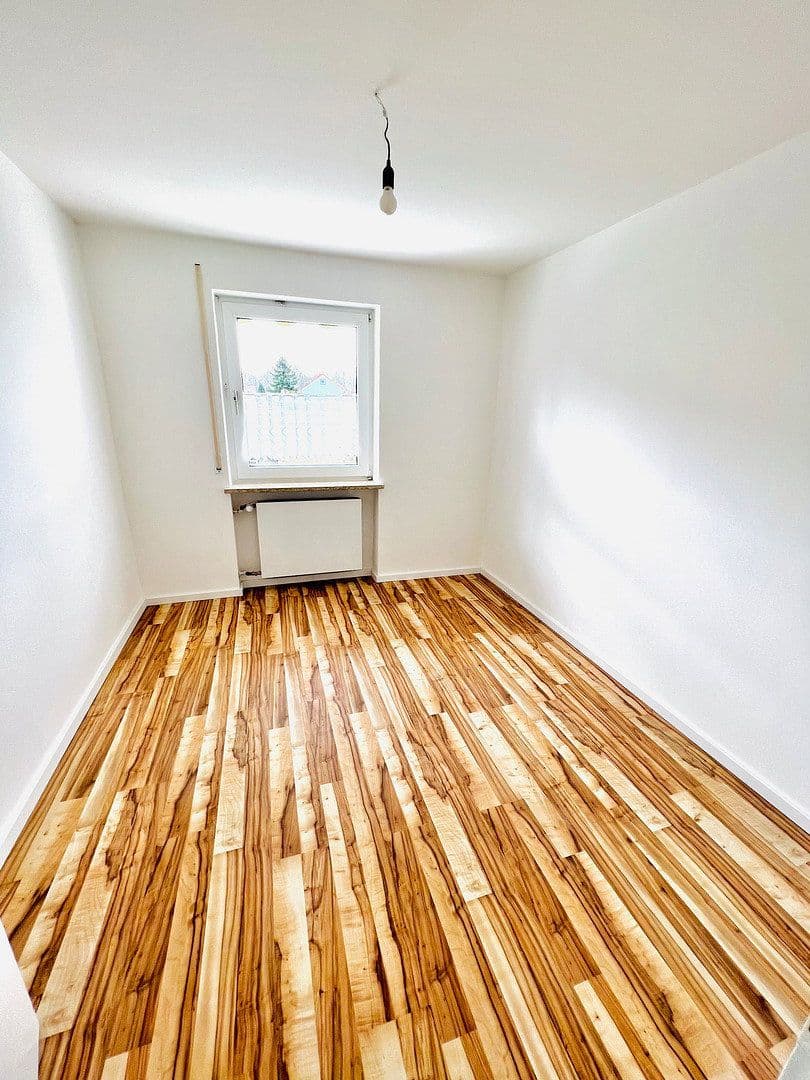 Pronájem domu 190 m², pozemek 330 m², Kaufbeuren, Bavorsko Pronájem domu 190 m², pozemek 330 m², Kaufbeuren, Bavorsko