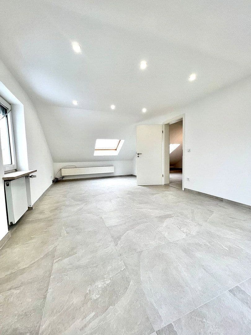 Pronájem domu 190 m², pozemek 330 m², Kaufbeuren, Bavorsko Pronájem domu 190 m², pozemek 330 m², Kaufbeuren, Bavorsko
