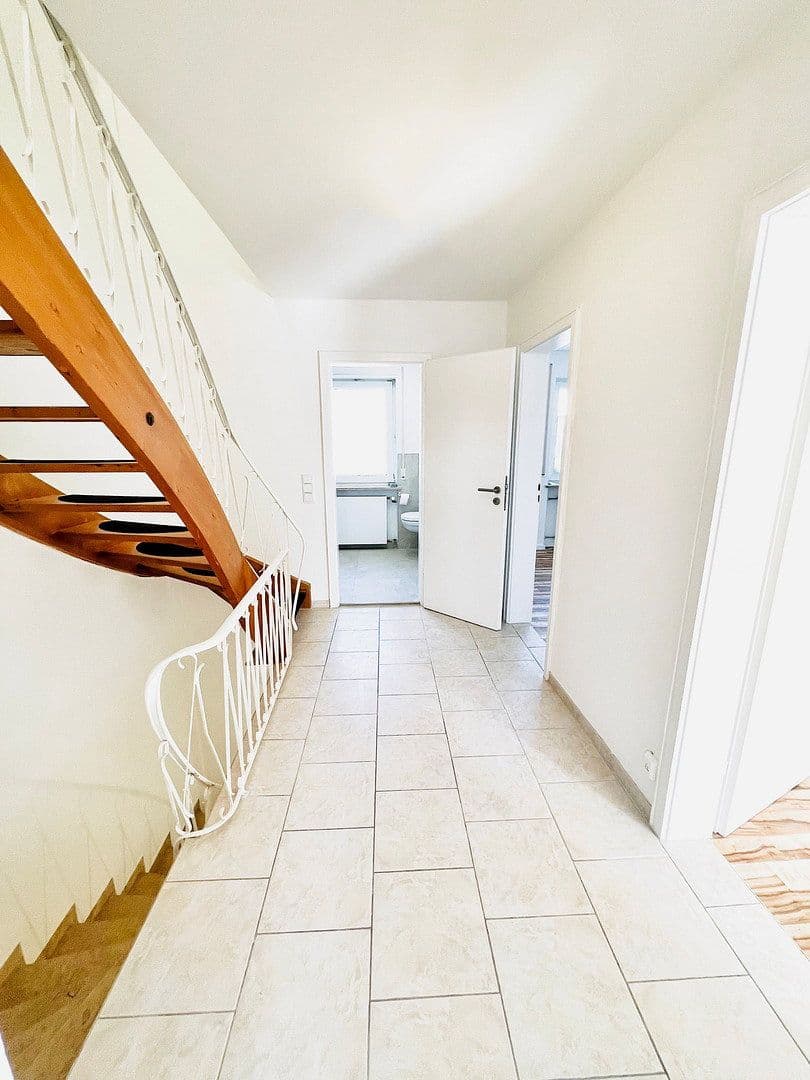 Pronájem domu 190 m², pozemek 330 m², Kaufbeuren, Bavorsko Pronájem domu 190 m², pozemek 330 m², Kaufbeuren, Bavorsko