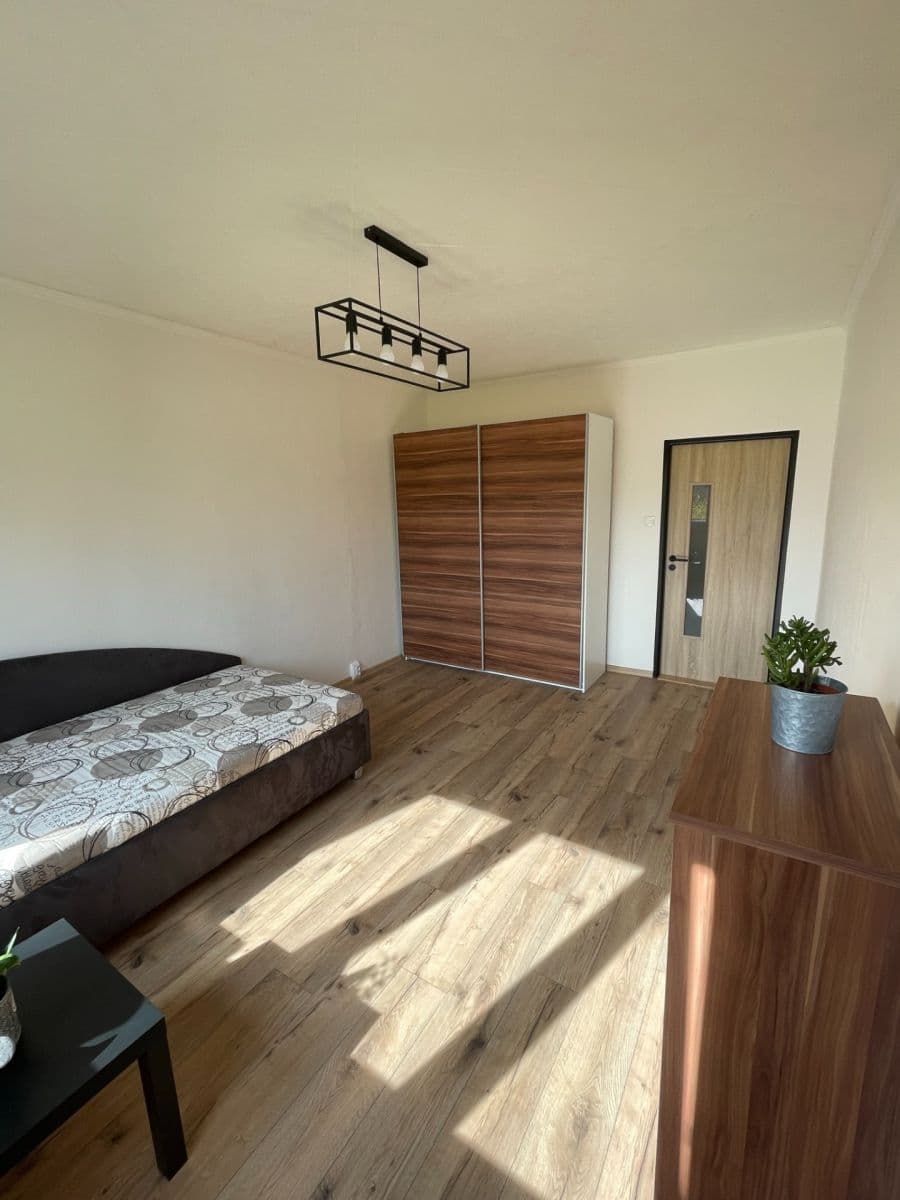 Pronájem bytu 3+1 68 m², V Úžlabině, Praha, Praha Pronájem bytu 3+1 68 m², V Úžlabině, Praha, Praha