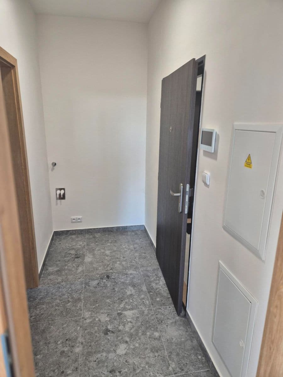 Prodej bytu 1+kk 38 m², Pražská, Kolín, Středočeský kraj Prodej bytu 1+kk 38 m², Pražská, Kolín, Středočeský kraj
