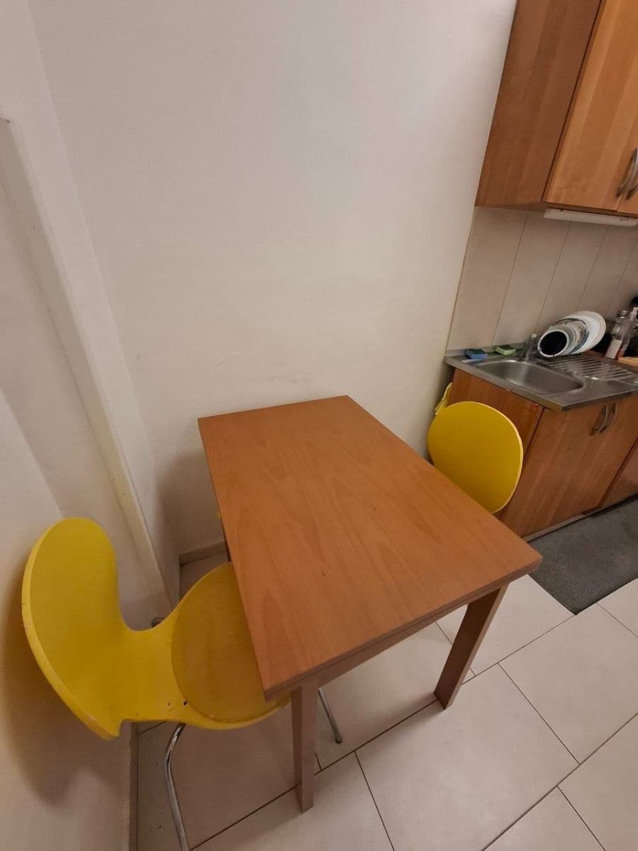 Pronájem bytu 1+1 25 m², Újezd, Praha, Praha Pronájem bytu 1+1 25 m², Újezd, Praha, Praha