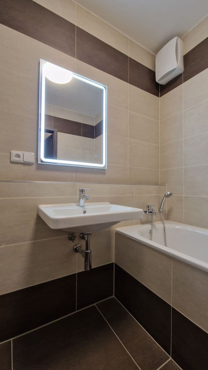 Pronájem bytu 2+kk 55 m², Studentská, Plzeň, Plzeňský kraj Pronájem bytu 2+kk 55 m², Studentská, Plzeň, Plzeňský kraj