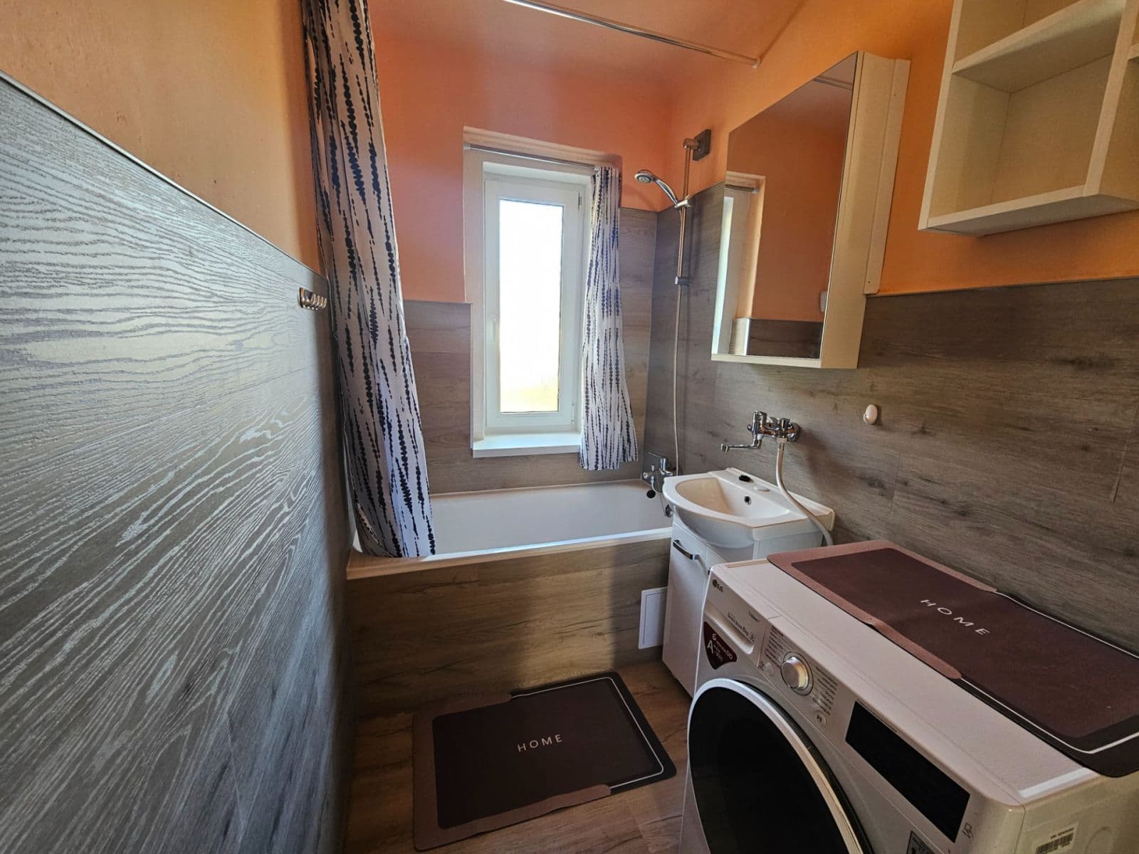 Pronájem bytu 4+1 85 m², Na Zvonku, Liberec, Liberecký kraj Pronájem bytu 4+1 85 m², Na Zvonku, Liberec, Liberecký kraj
