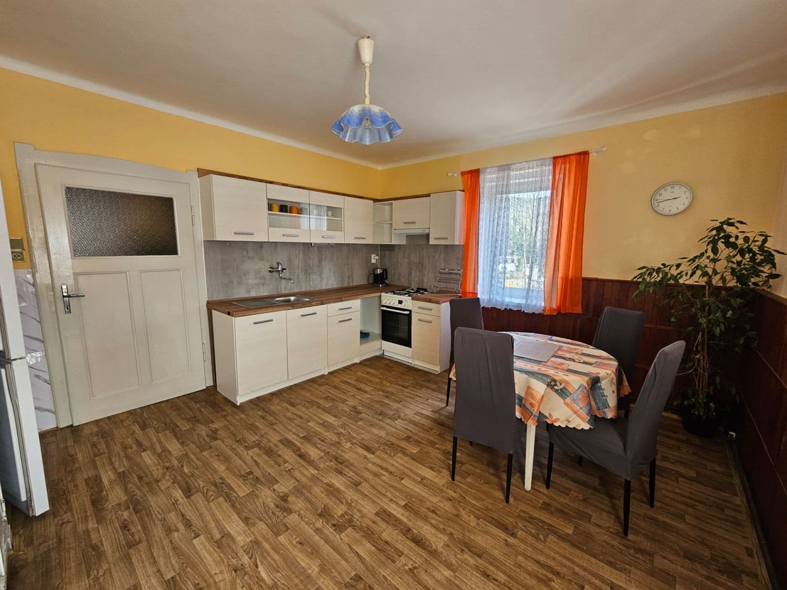 Pronájem bytu 4+1 85 m², Na Zvonku, Liberec, Liberecký kraj Pronájem bytu 4+1 85 m², Na Zvonku, Liberec, Liberecký kraj