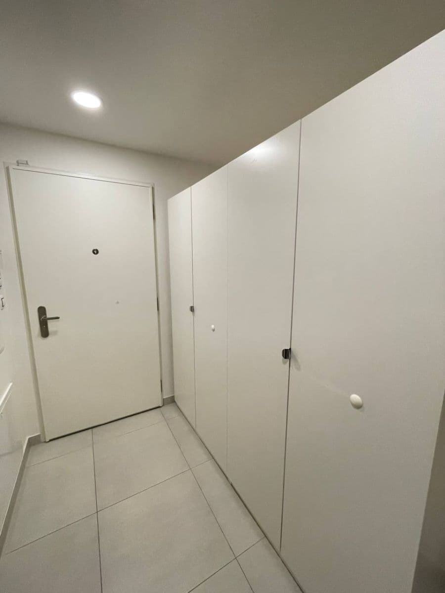 Pronájem bytu 1+kk 40 m², Vojenova, Praha, Praha Pronájem bytu 1+kk 40 m², Vojenova, Praha, Praha