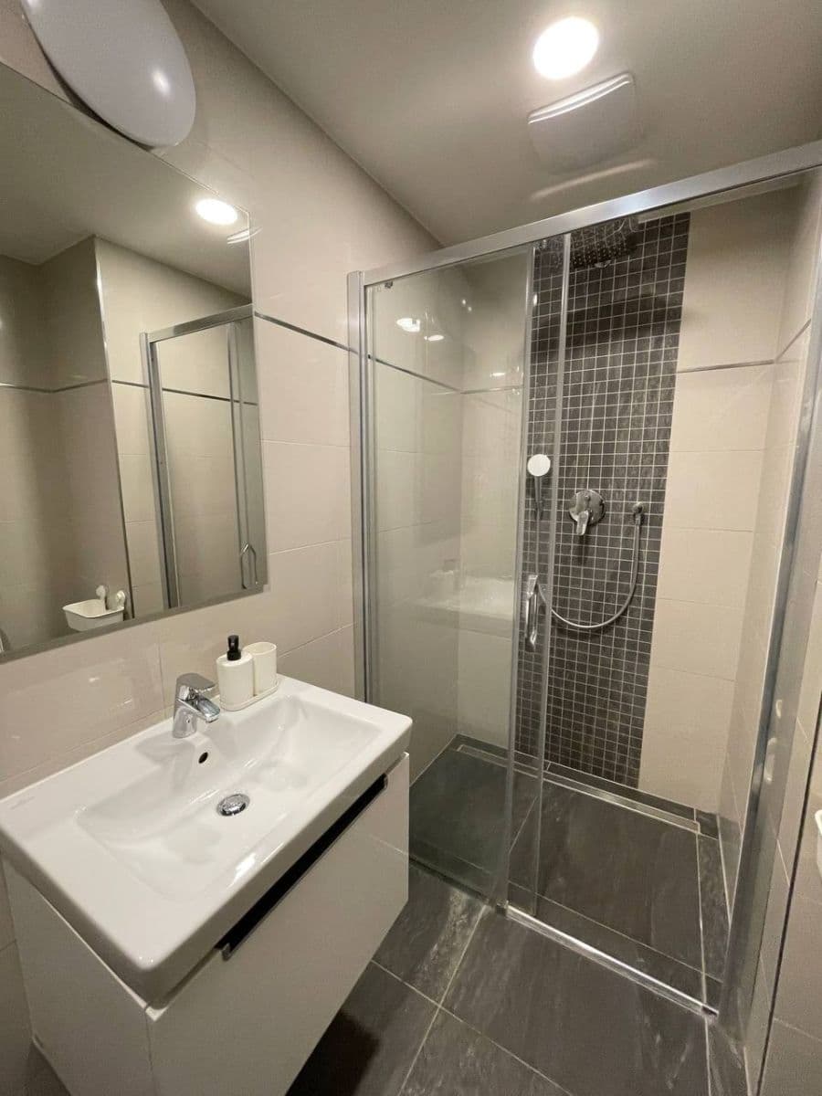 Pronájem bytu 1+kk 40 m², Vojenova, Praha, Praha Pronájem bytu 1+kk 40 m², Vojenova, Praha, Praha