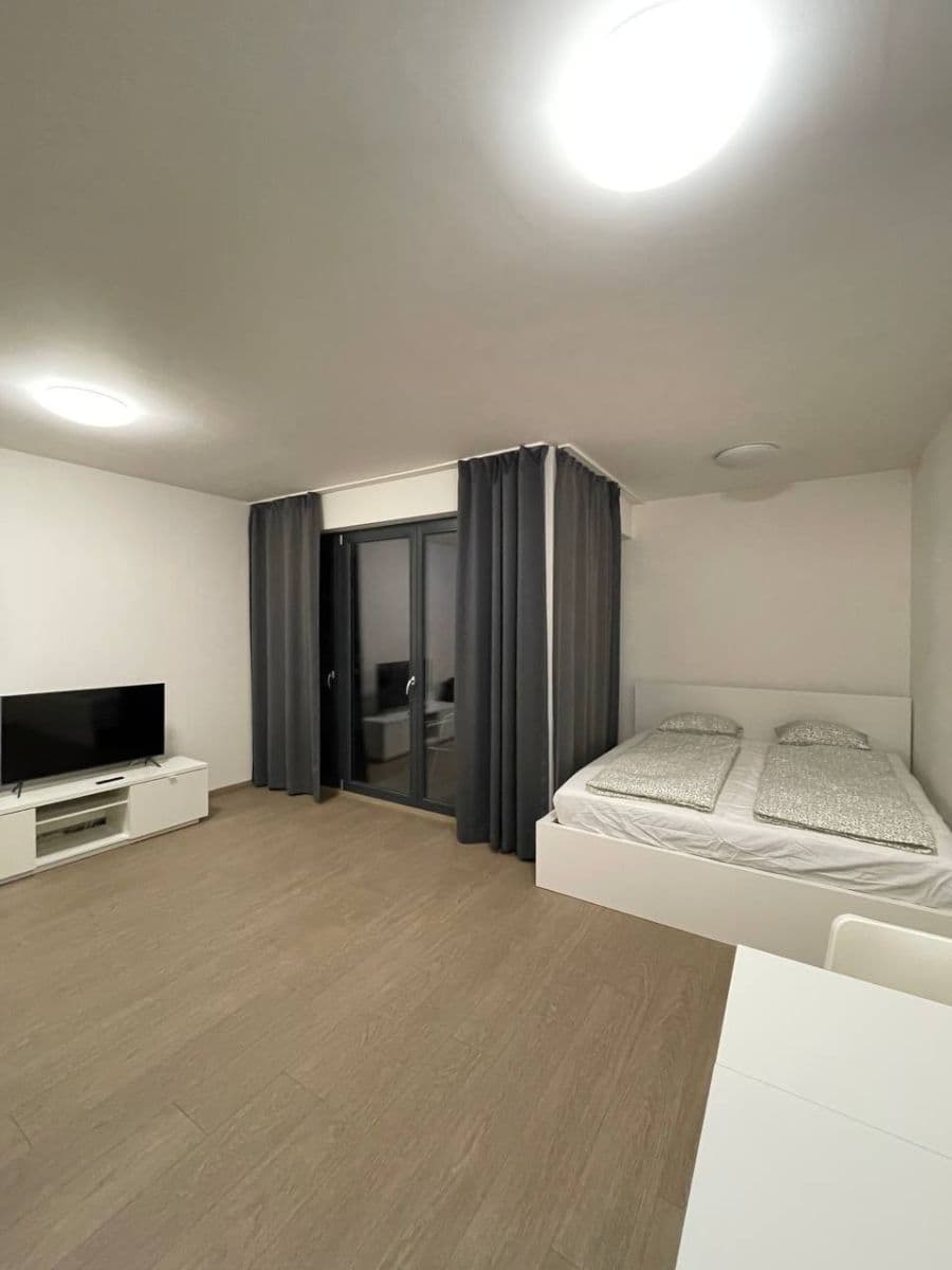 Pronájem bytu 1+kk 40 m², Vojenova, Praha, Praha Pronájem bytu 1+kk 40 m², Vojenova, Praha, Praha