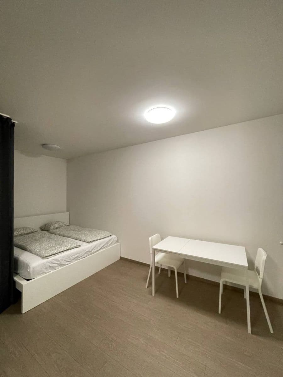 Pronájem bytu 1+kk 40 m², Vojenova, Praha, Praha Pronájem bytu 1+kk 40 m², Vojenova, Praha, Praha