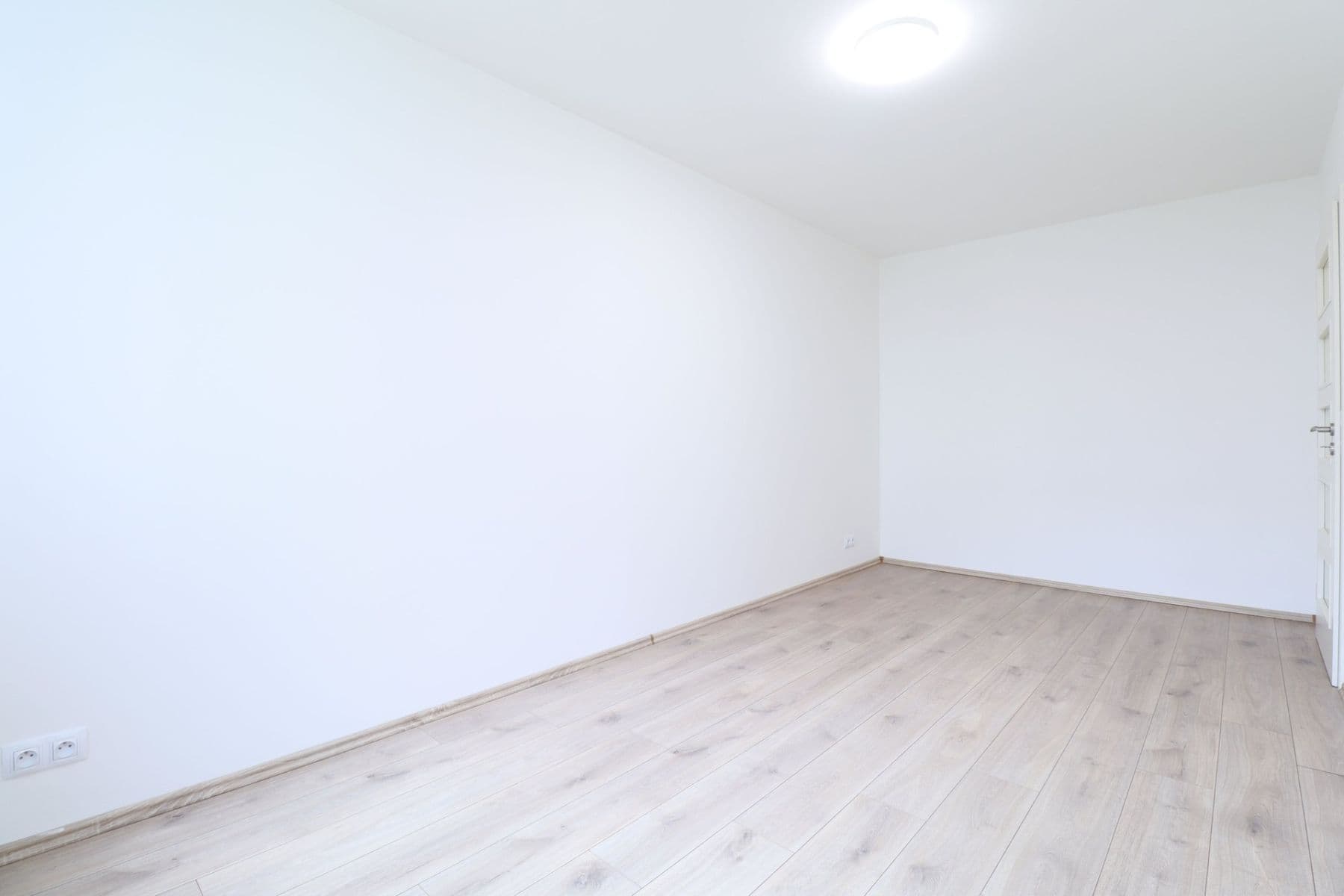 Pronájem bytu 3+kk 76 m², Ostromečská, Praha, Praha Pronájem bytu 3+kk 76 m², Ostromečská, Praha, Praha