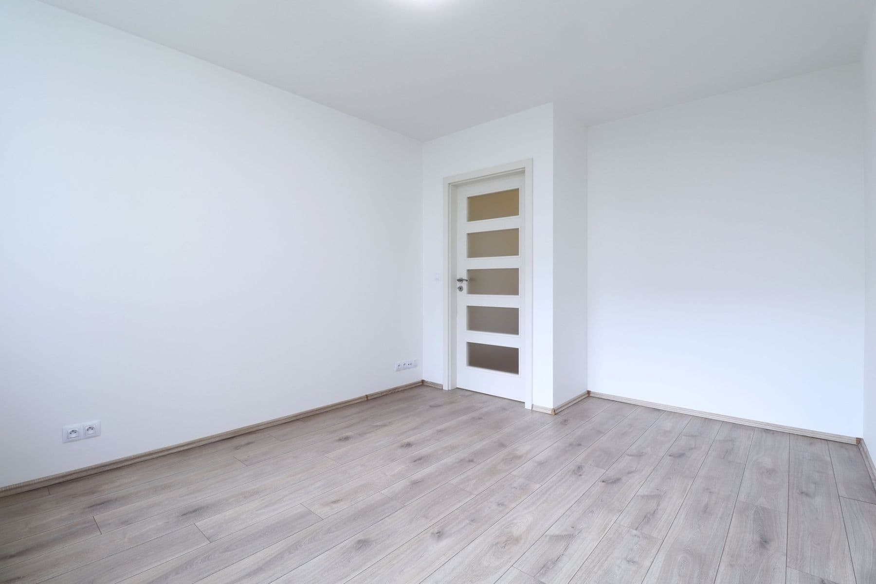 Pronájem bytu 3+kk 76 m², Ostromečská, Praha, Praha Pronájem bytu 3+kk 76 m², Ostromečská, Praha, Praha