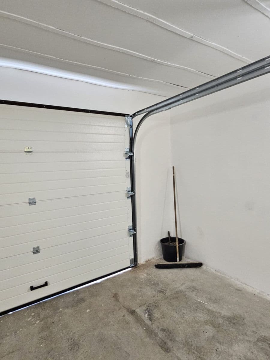 Pronájem garáže 22 m², Riedlova, Desná, Liberecký kraj Pronájem garáže 22 m², Riedlova, Desná, Liberecký kraj