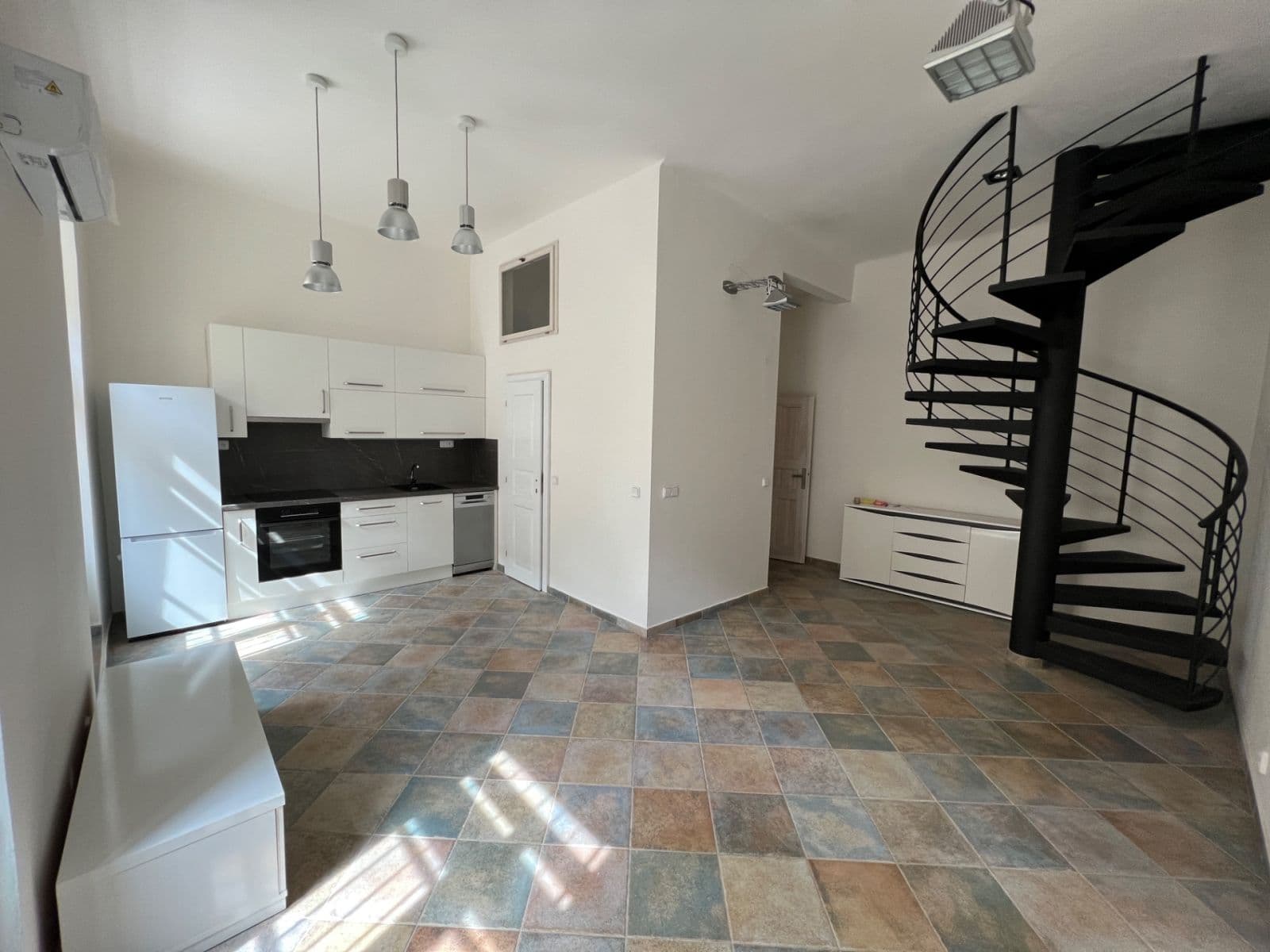 Pronájem bytu 1+kk 36 m², Heřmanova, Praha, Praha Pronájem bytu 1+kk 36 m², Heřmanova, Praha, Praha