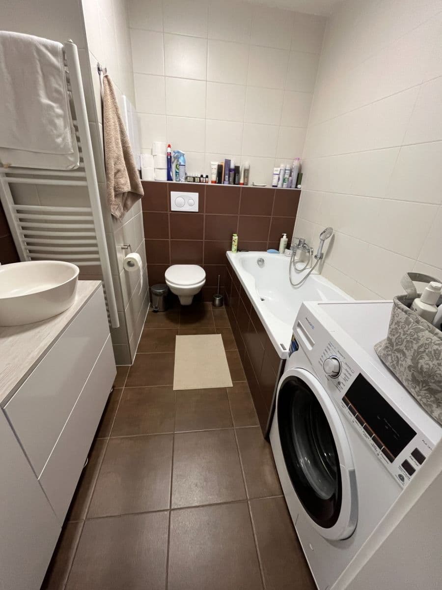 Pronájem bytu 2+kk 58 m², U Elektrárny, Vrané nad Vltavou, Středočeský kraj Pronájem bytu 2+kk 58 m², U Elektrárny, Vrané nad Vltavou, Středočeský kraj