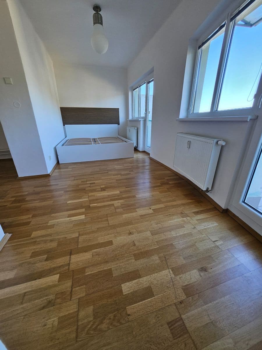 Pronájem bytu 2+1 53 m², Vrchlického, Praha, Praha Pronájem bytu 2+1 53 m², Vrchlického, Praha, Praha