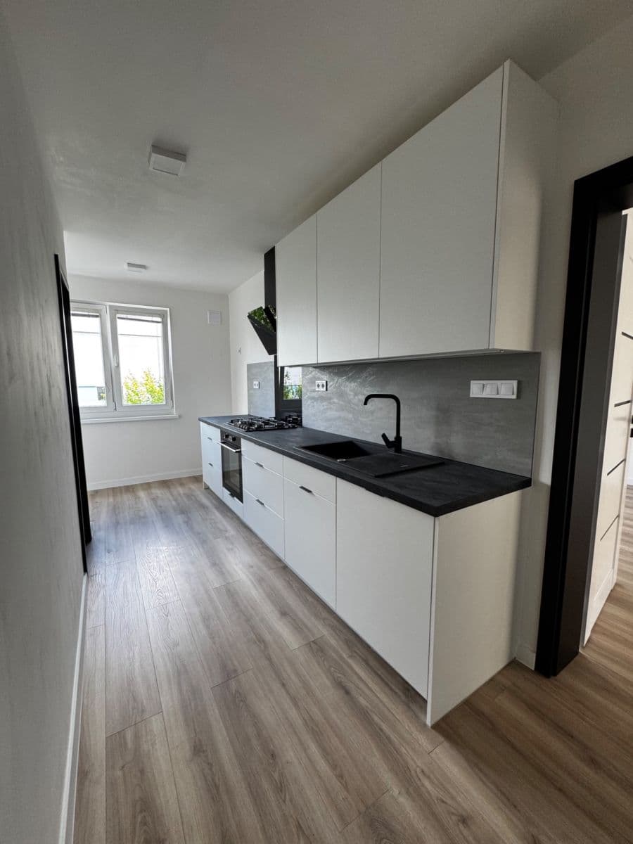 Pronájem bytu 3+1 79 m², Krejčíkova, Plzeň, Plzeňský kraj Pronájem bytu 3+1 79 m², Krejčíkova, Plzeň, Plzeňský kraj